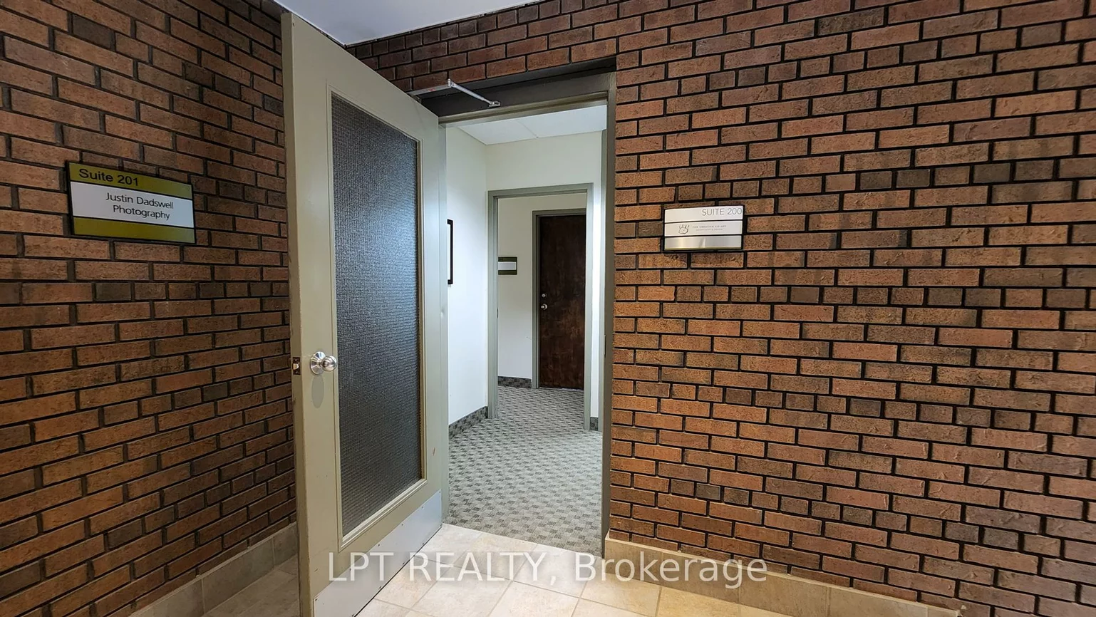 89, Collier, City Centre, Barrie