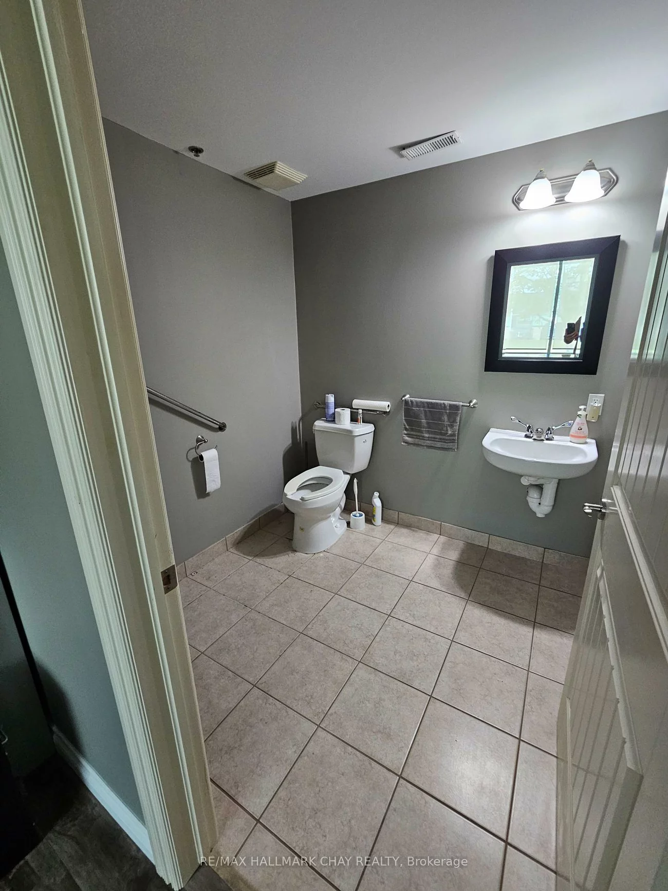 51, King, 400 West, Barrie