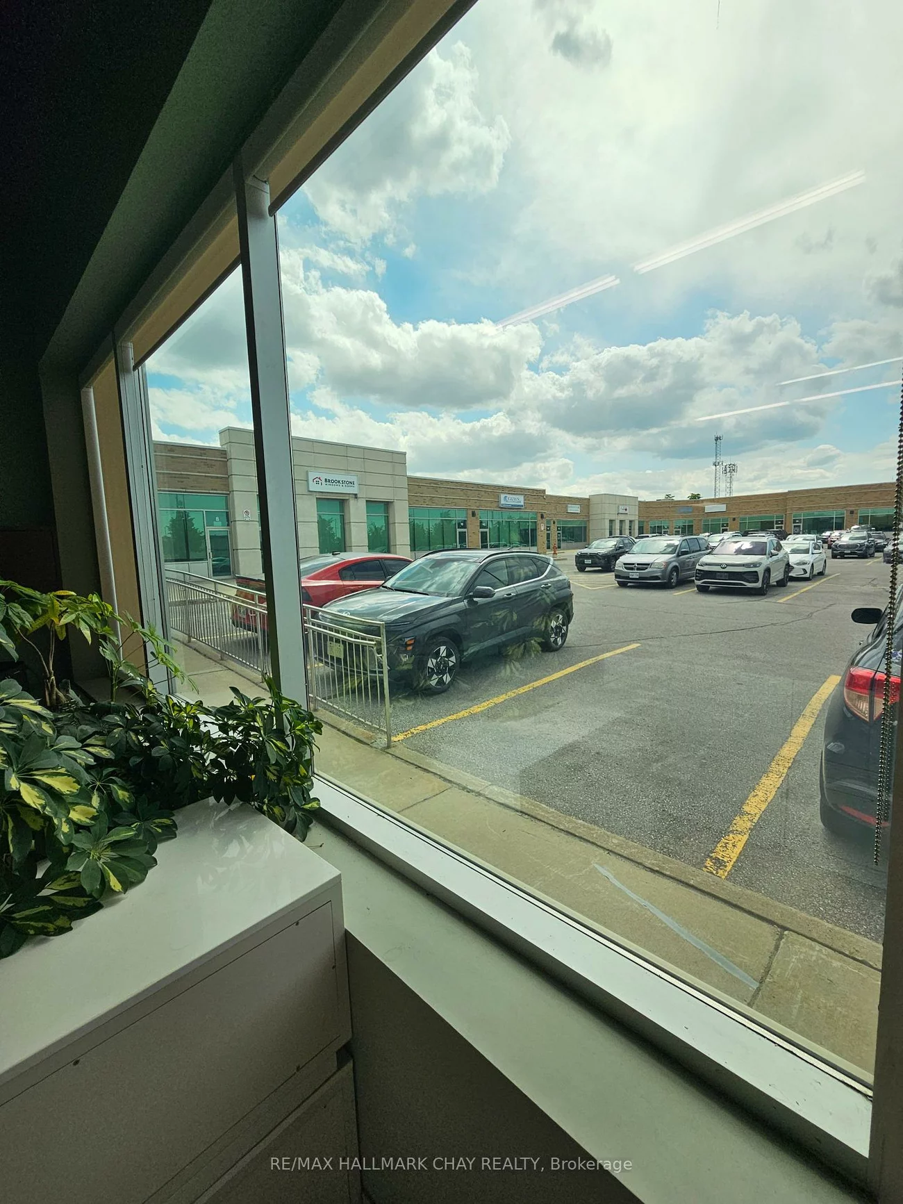 51, King, 400 West, Barrie