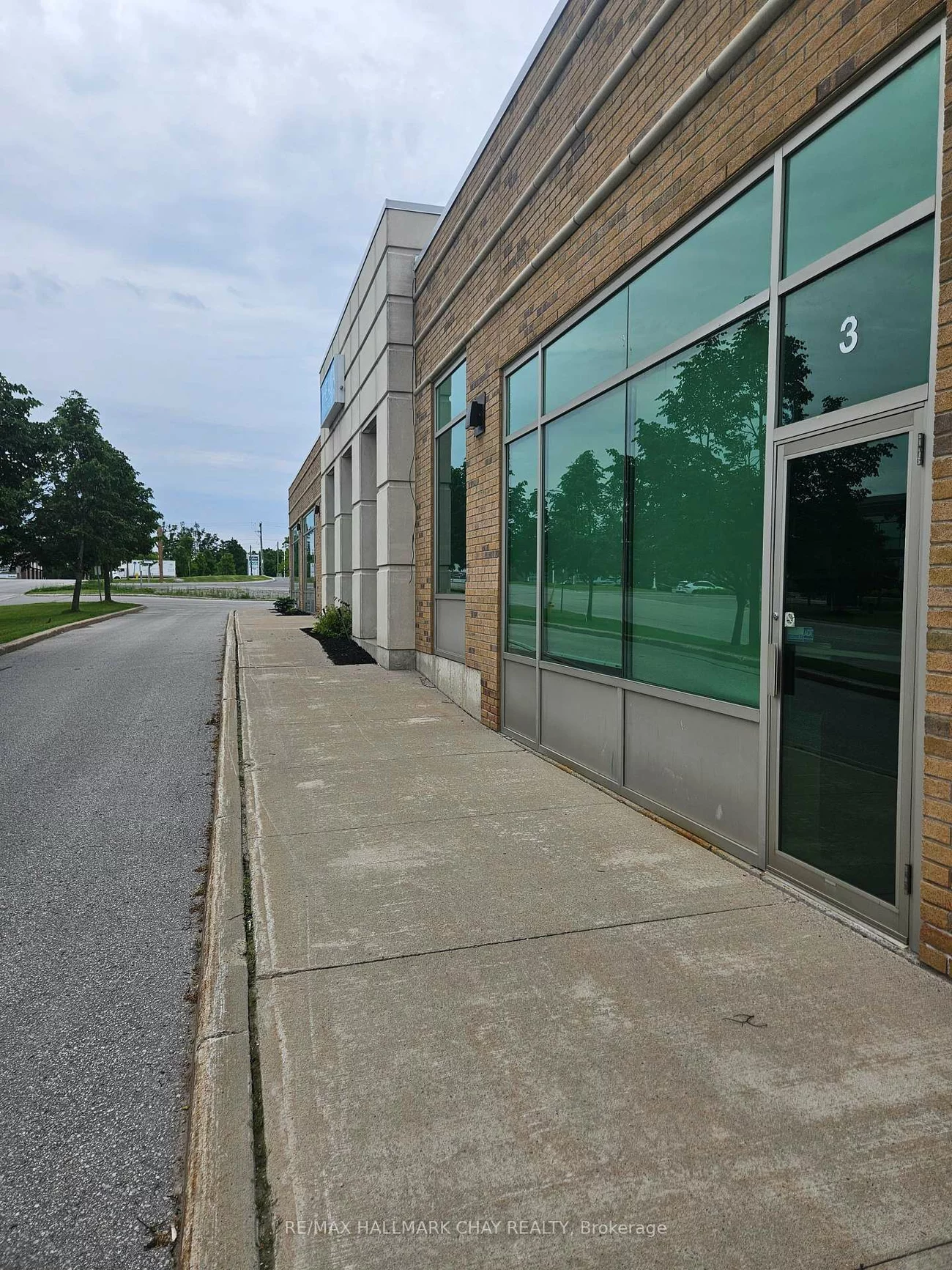 51, King, 400 West, Barrie