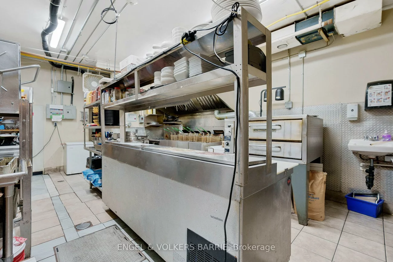 3, Mulcaster, City Centre, Barrie