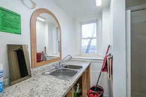 63, Mcdonald, City Centre, Barrie