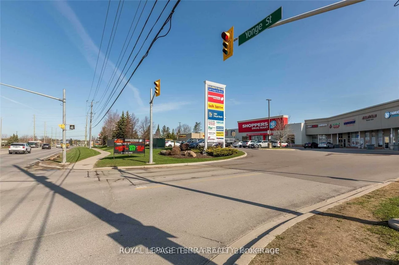 649, Yonge, Painswick South, Barrie