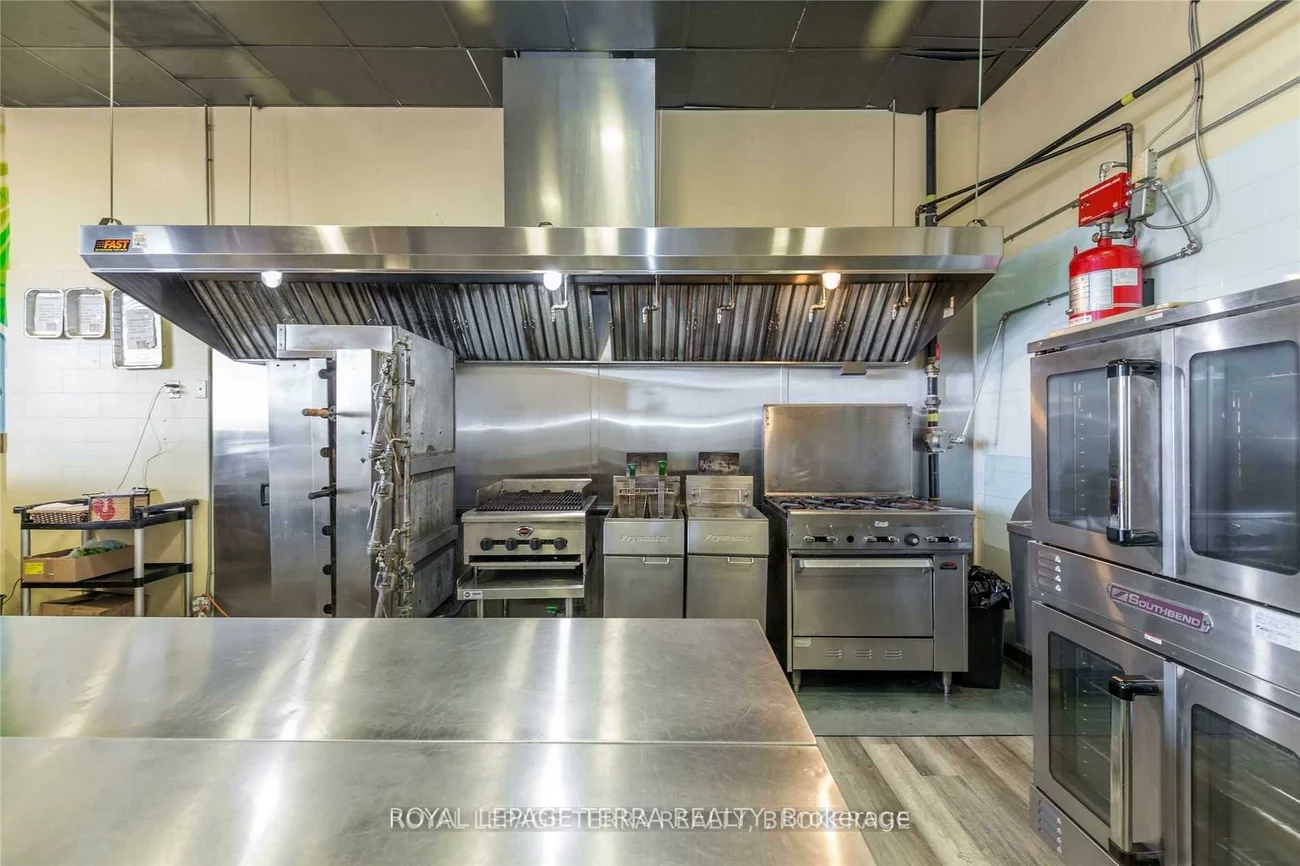 649, Yonge, Painswick South, Barrie