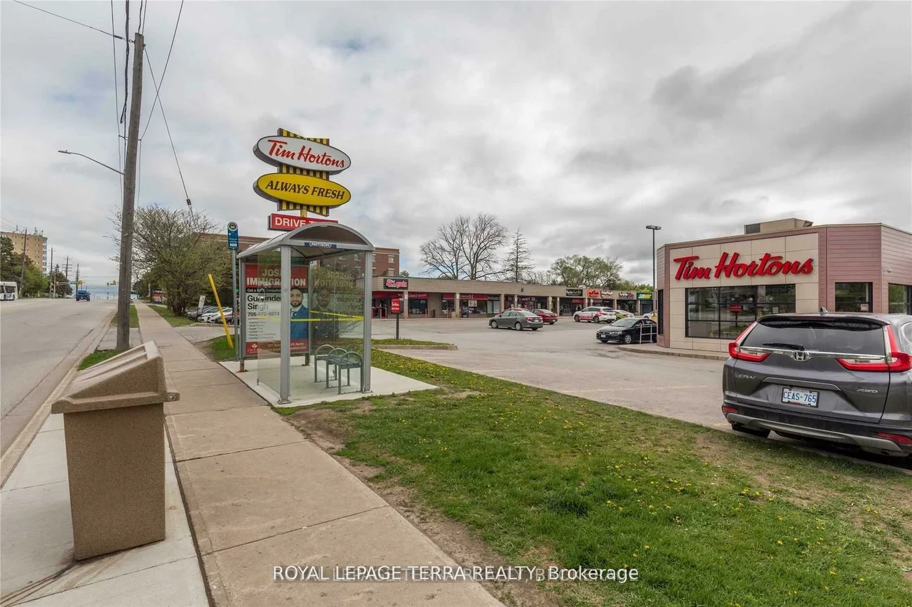 353, Duckworth, Grove East, Barrie