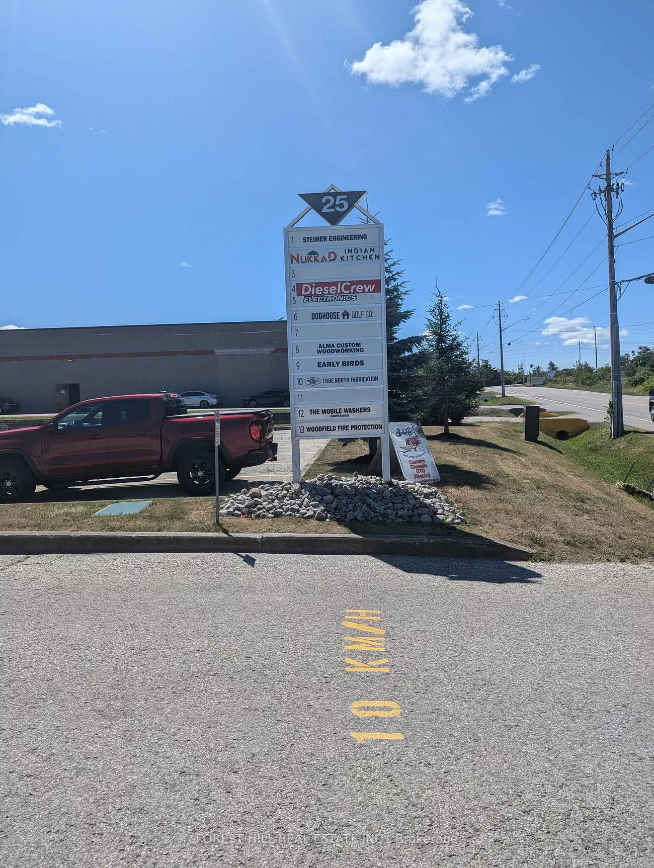 25, Saunders, 400 East, Barrie