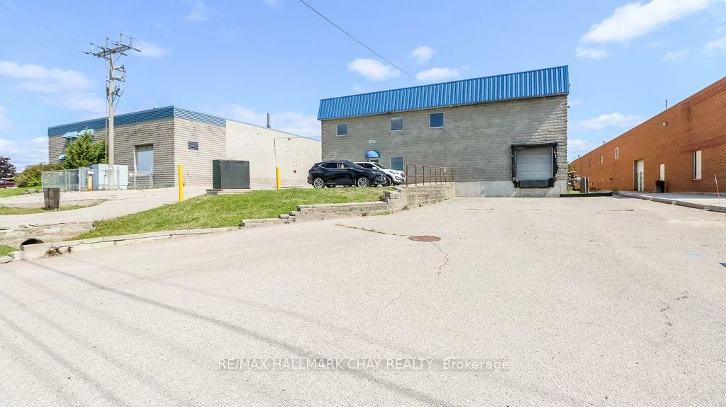 705, Bayview, 400 East, Barrie