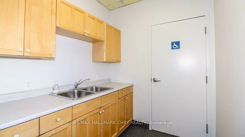 705, Bayview, 400 East, Barrie