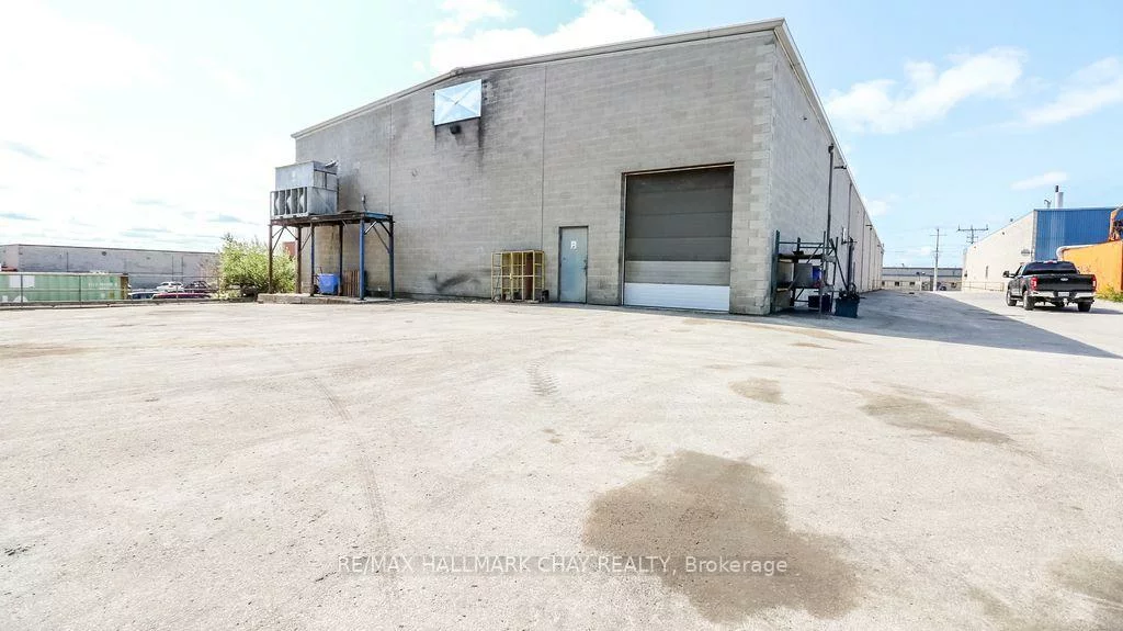 705, Bayview, 400 East, Barrie