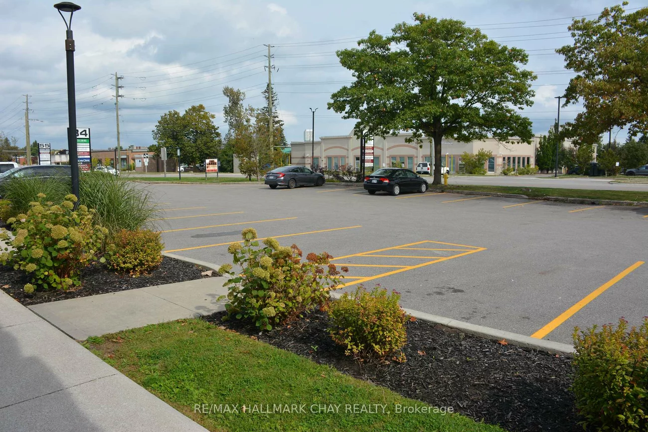 34, Cedar Pointe, 400 North, Barrie