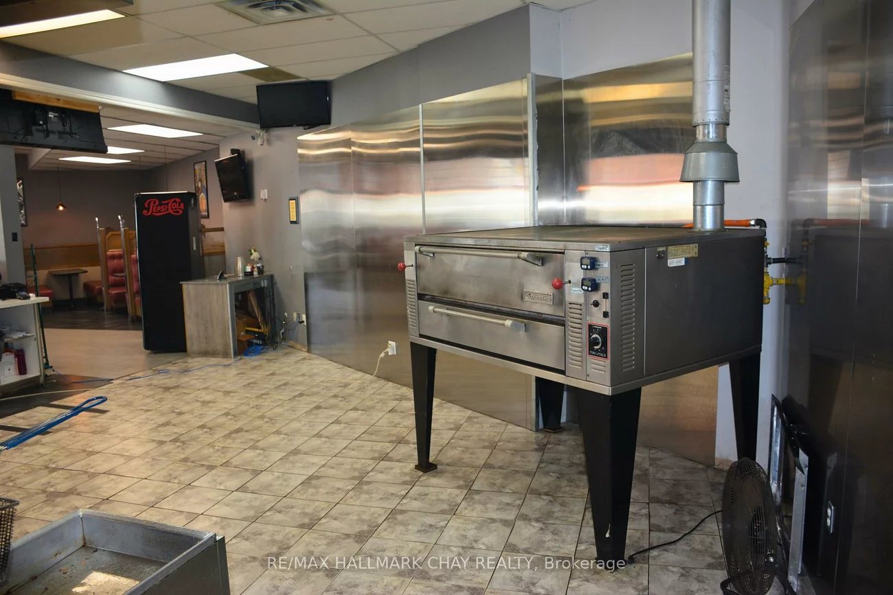 34, Cedar Pointe, 400 North, Barrie