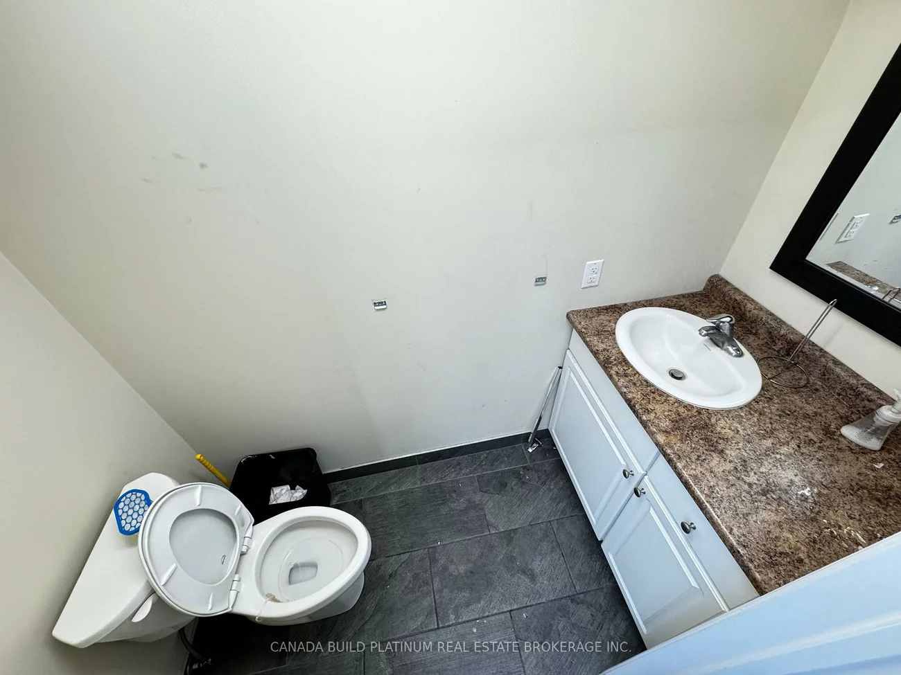 418, Blake, Codrington, Barrie