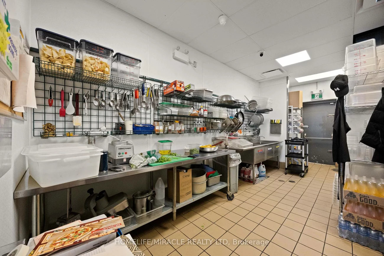 353, Duckworth, Grove East, Barrie