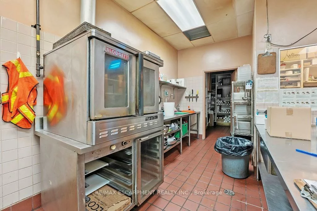 501, Bryne, 400 West, Barrie