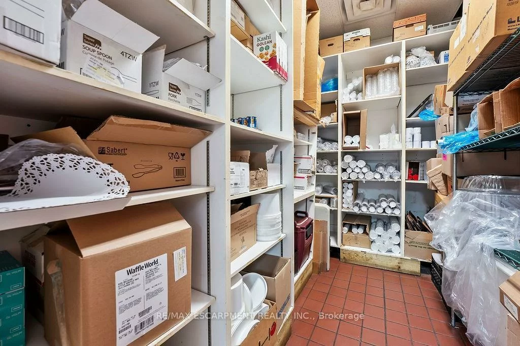 501, Bryne, 400 West, Barrie