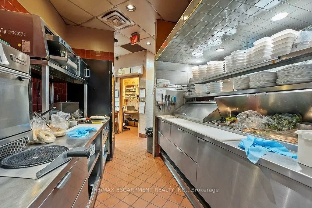 501, Bryne, 400 West, Barrie