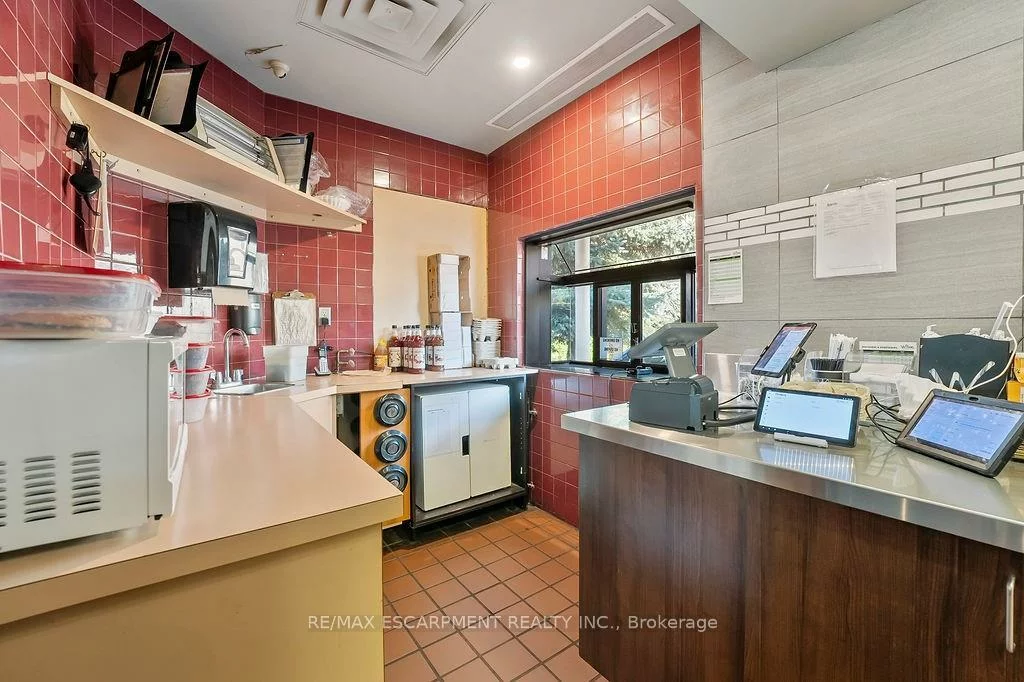 501, Bryne, 400 West, Barrie