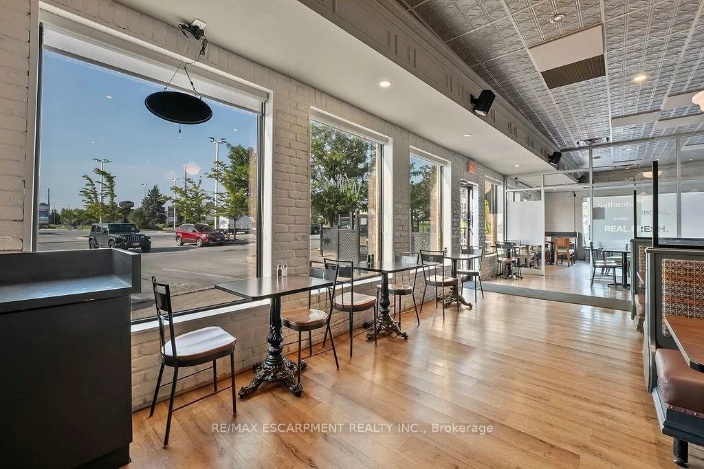 501, Bryne, 400 West, Barrie