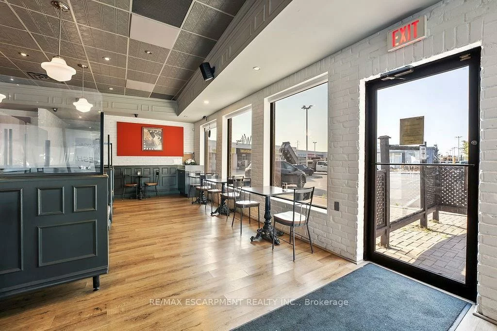 501, Bryne, 400 West, Barrie