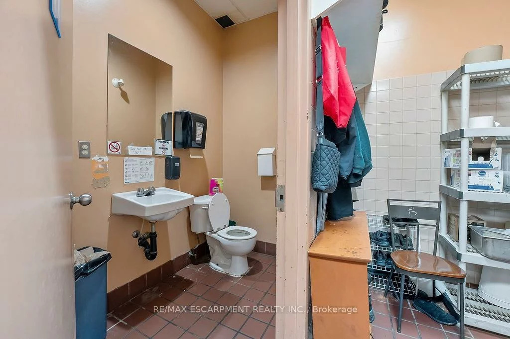 501, Bryne, 400 West, Barrie