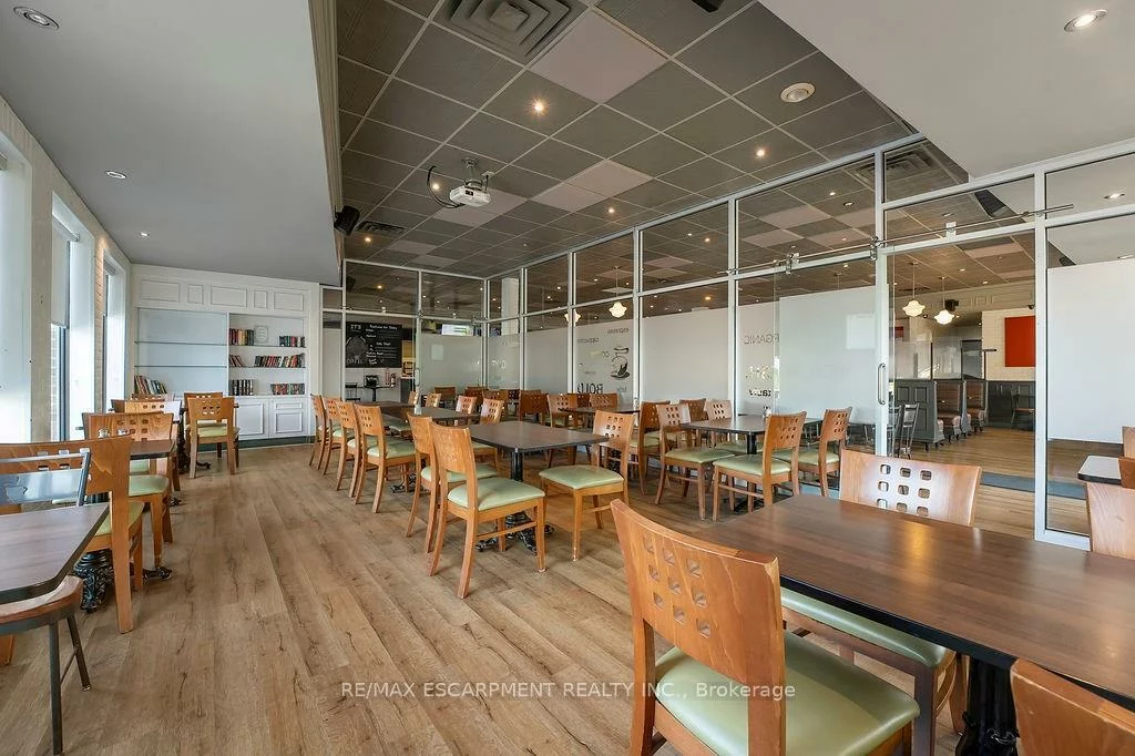 501, Bryne, 400 West, Barrie