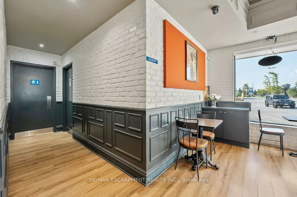 501, Bryne, 400 West, Barrie