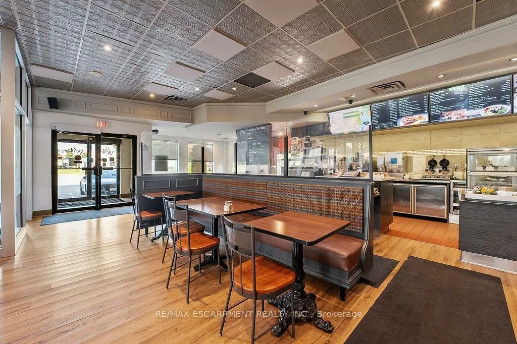 501, Bryne, 400 West, Barrie