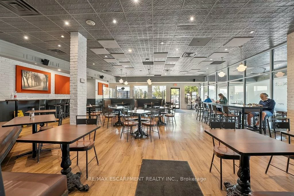 501, Bryne, 400 West, Barrie