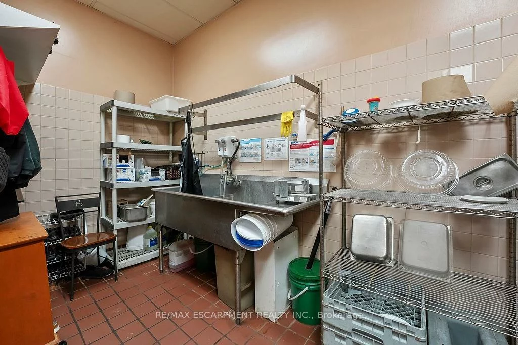 501, Bryne, 400 West, Barrie