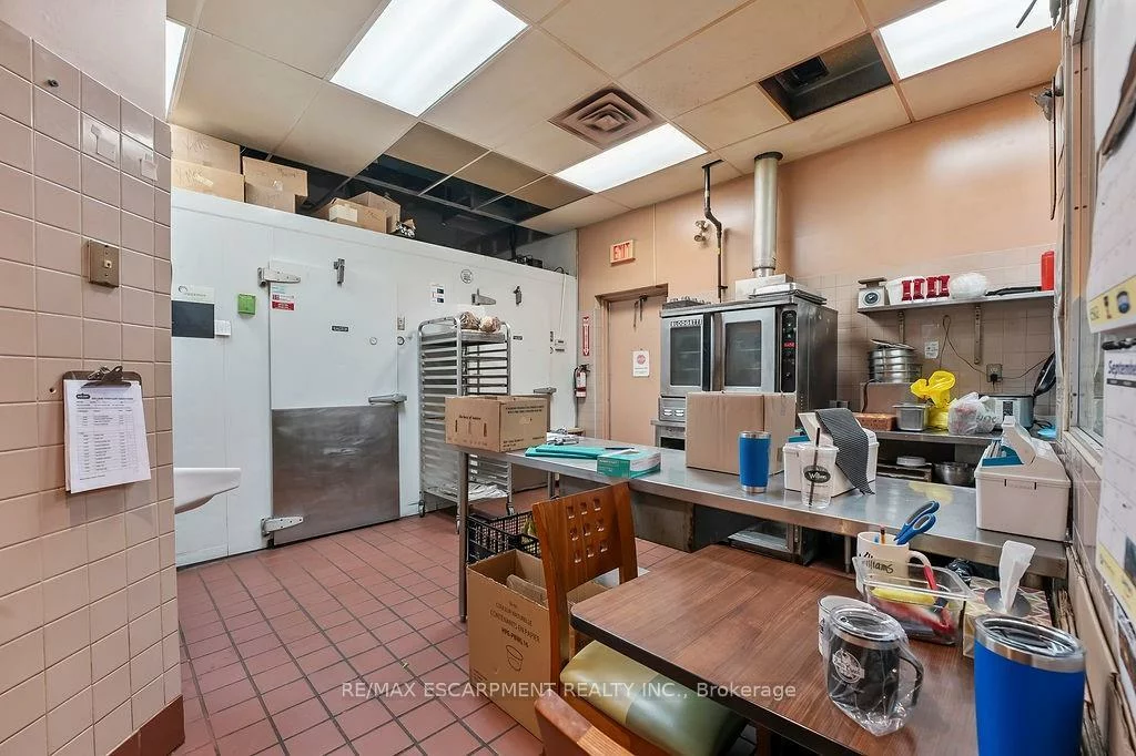 501, Bryne, 400 West, Barrie