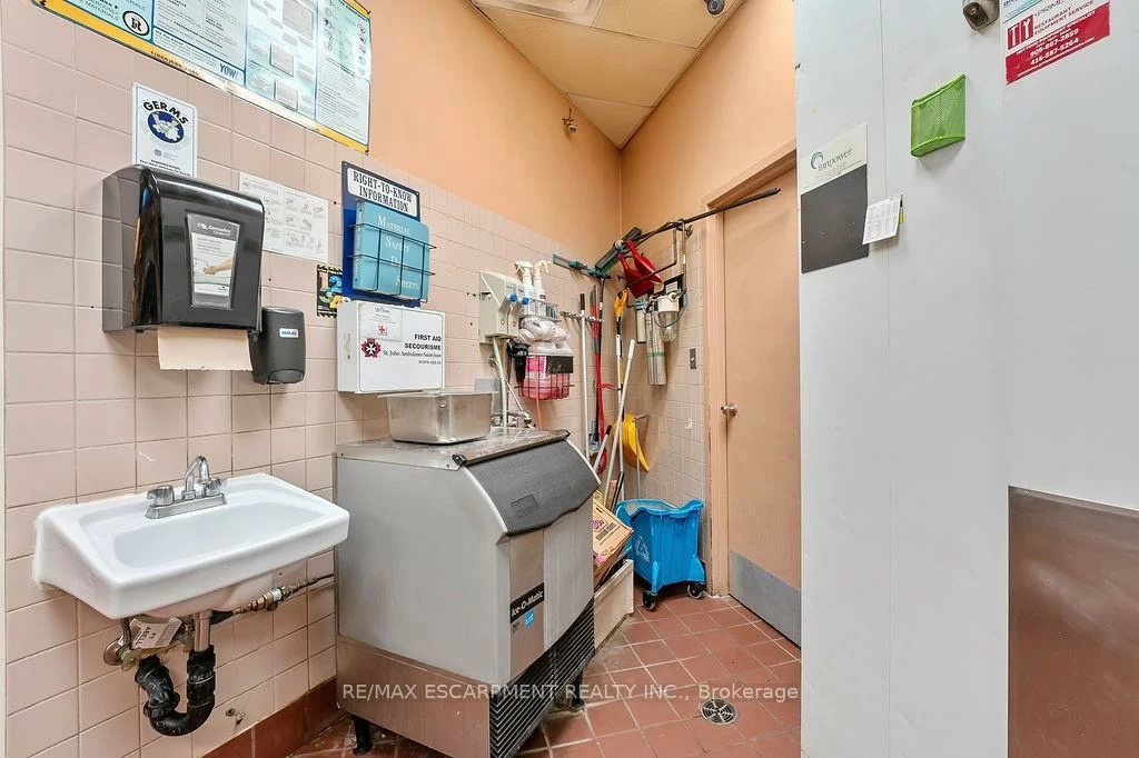 501, Bryne, 400 West, Barrie