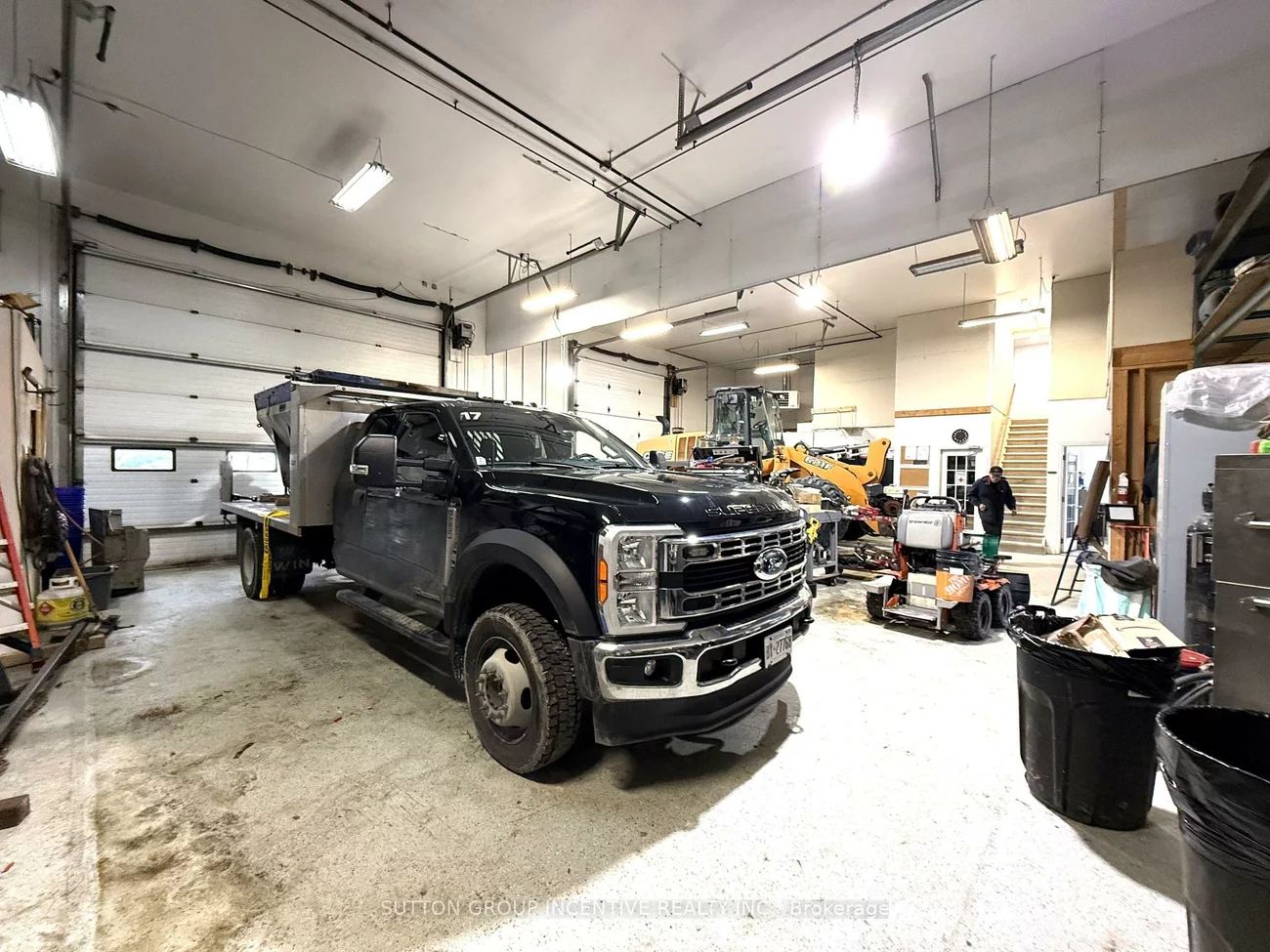 218, Lockhart, 400 East, Barrie