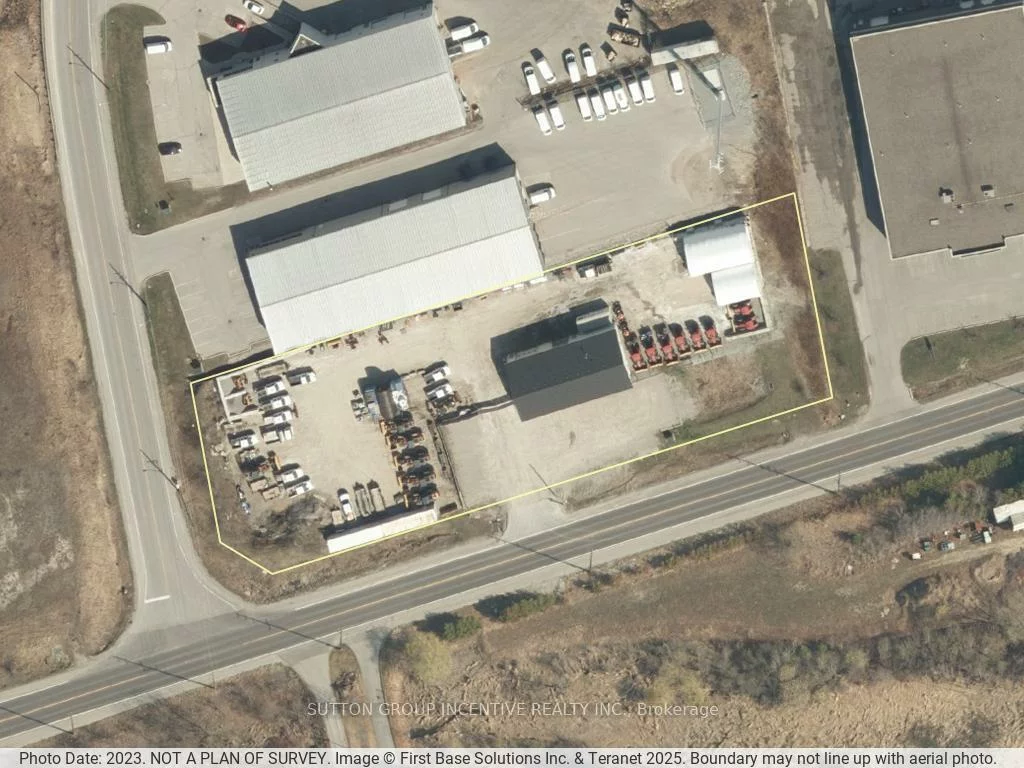 218, Lockhart, 400 East, Barrie