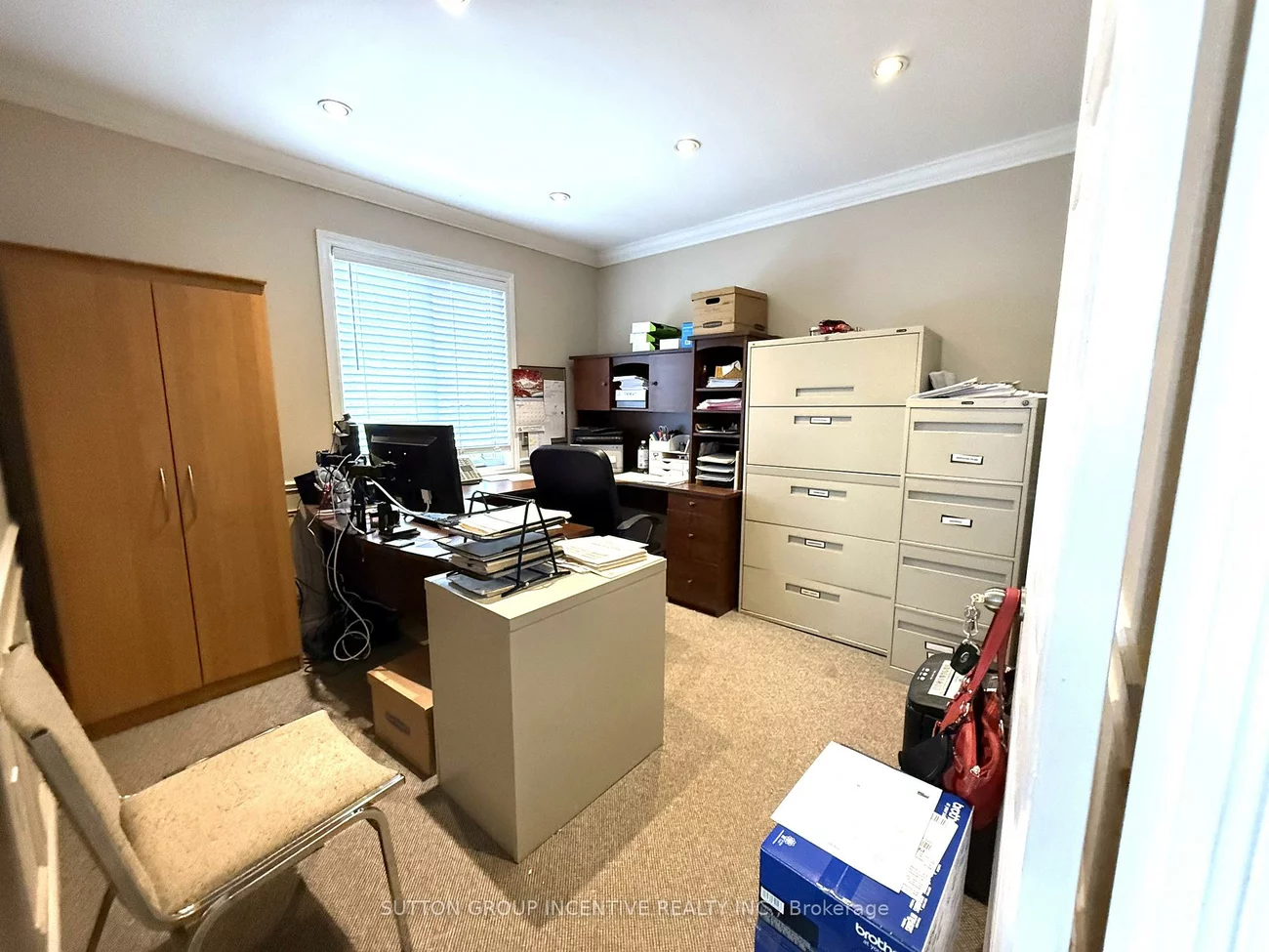 218, Lockhart, 400 East, Barrie