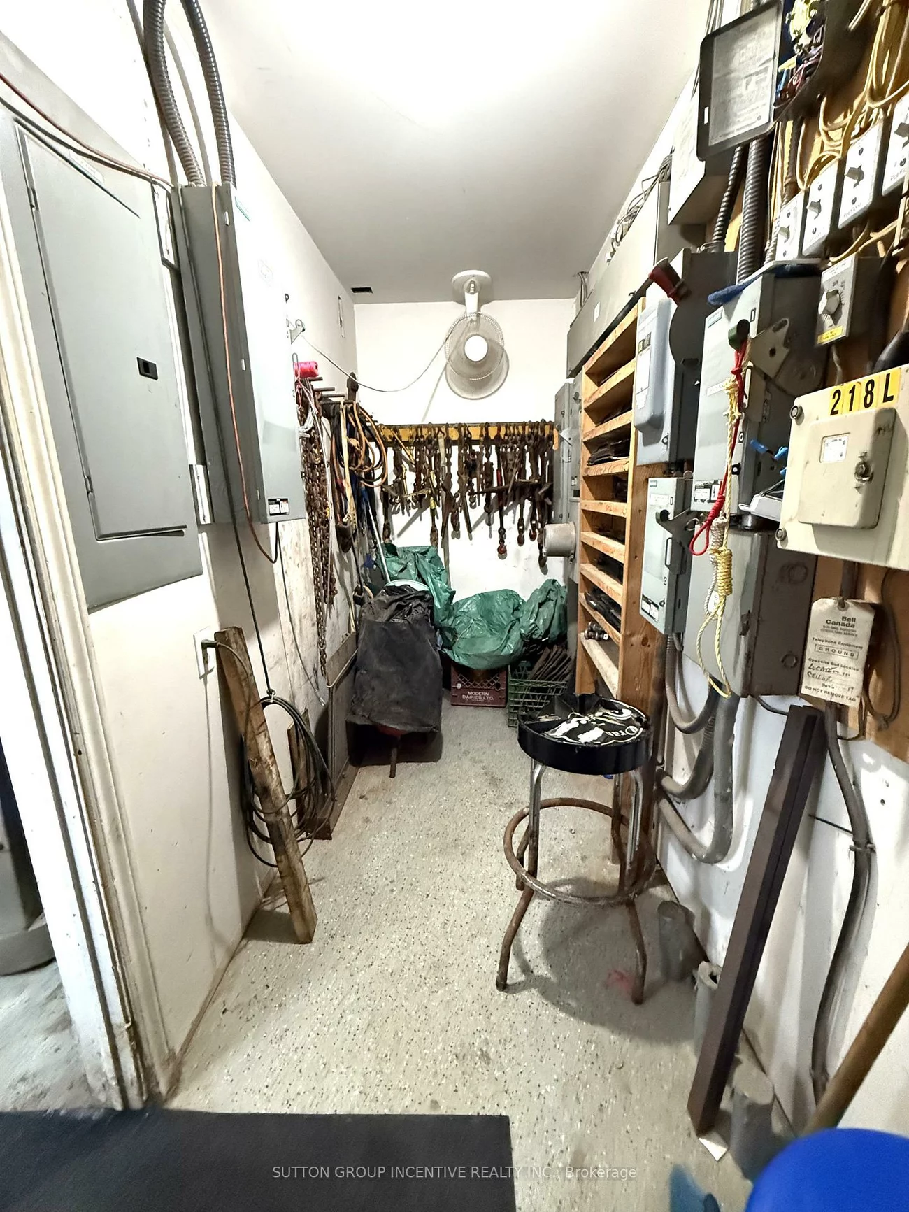 218, Lockhart, 400 East, Barrie