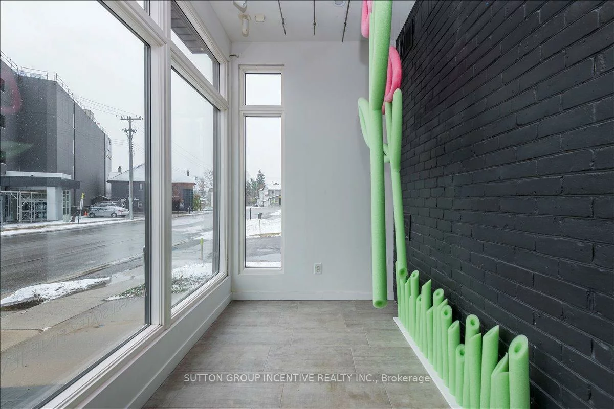 18, Worsley, City Centre, Barrie