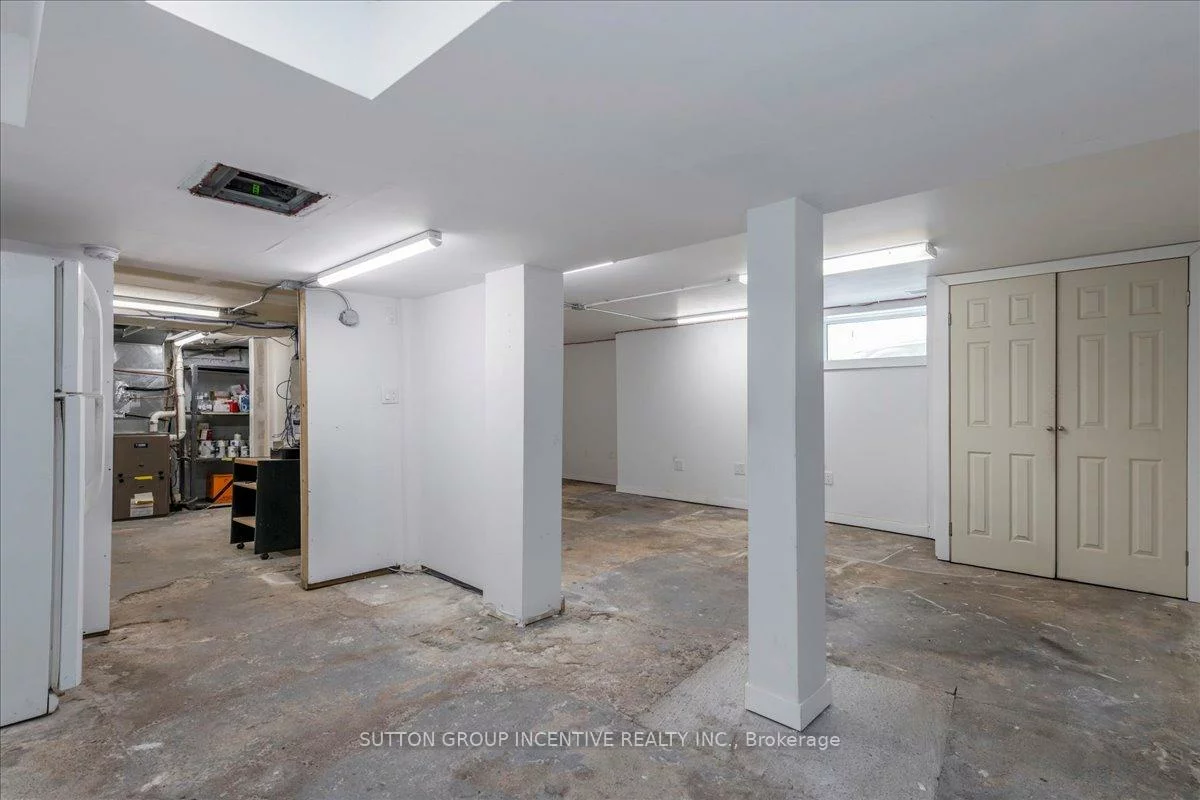 18, Worsley, City Centre, Barrie