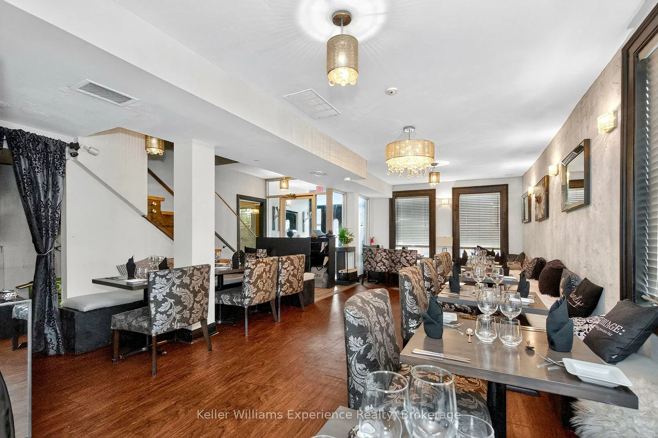 49, Mary, City Centre, Barrie