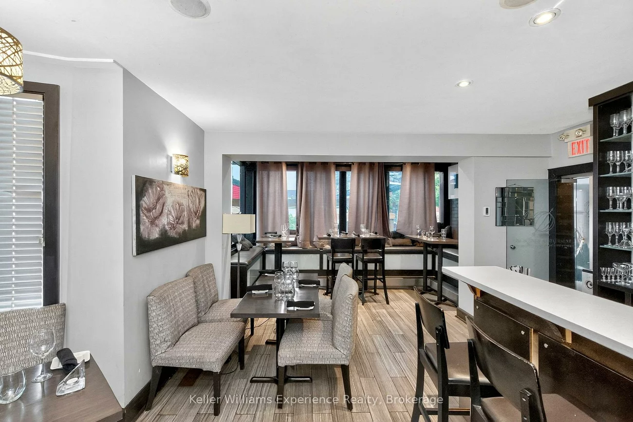 49, Mary, City Centre, Barrie