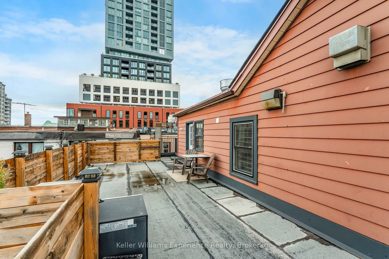 49, Mary, City Centre, Barrie