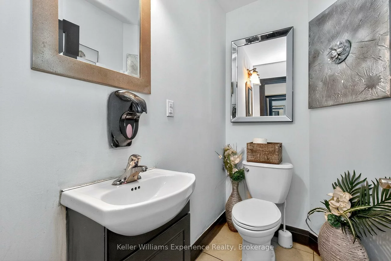 49, Mary, City Centre, Barrie