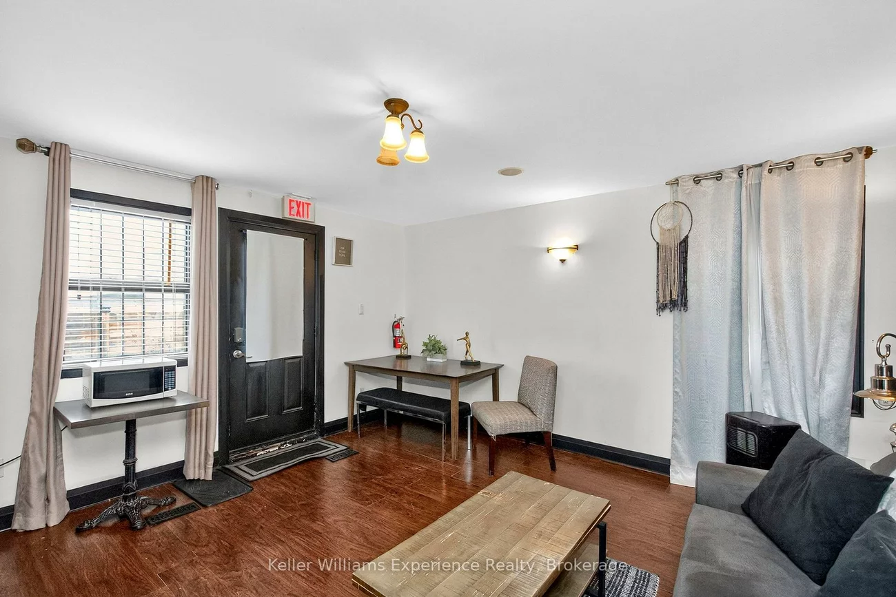 49, Mary, City Centre, Barrie