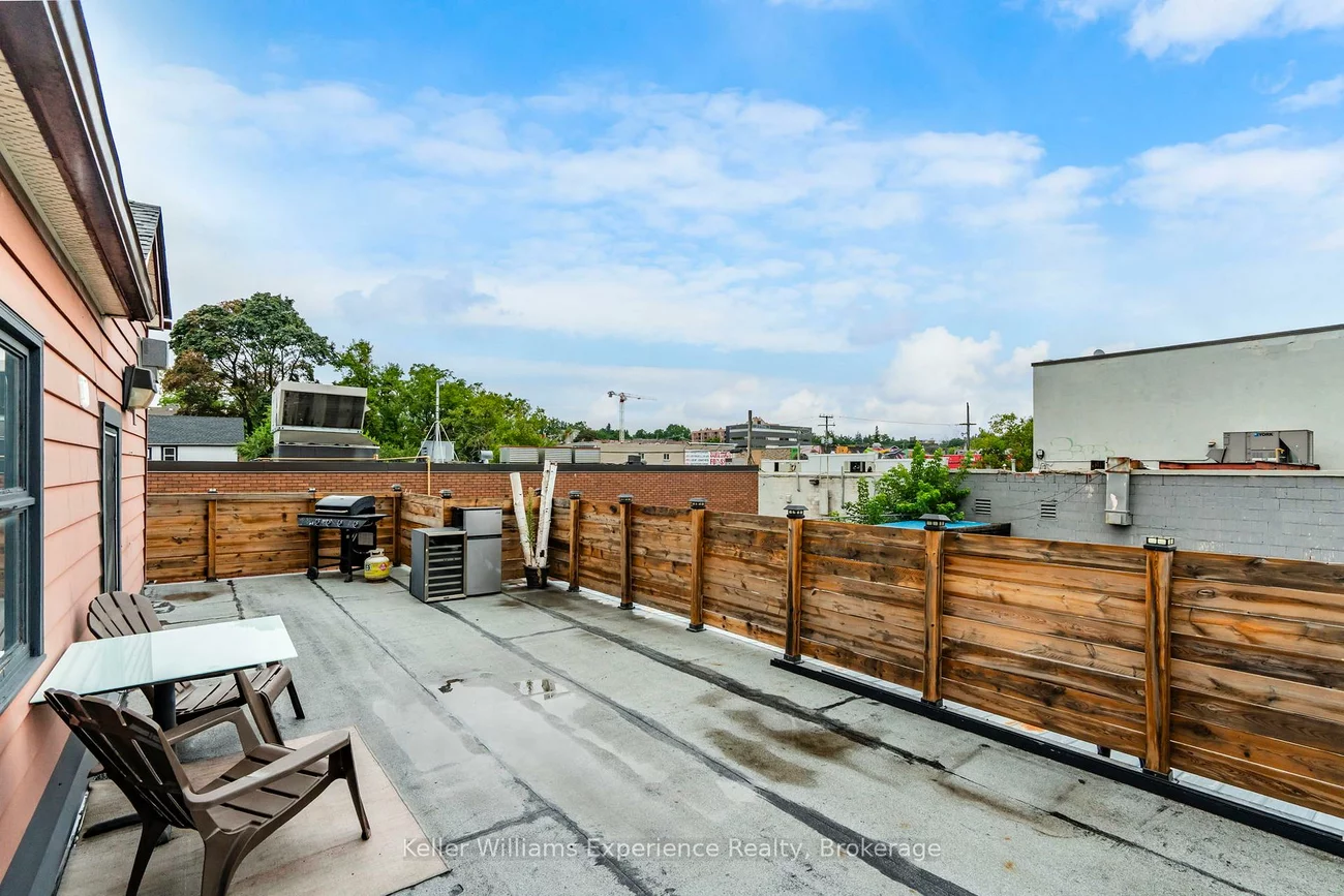 49, Mary, City Centre, Barrie