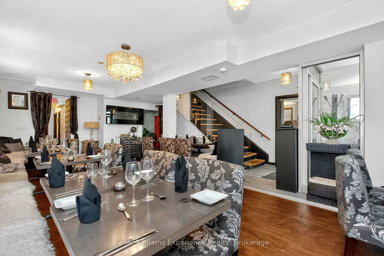 49, Mary, City Centre, Barrie