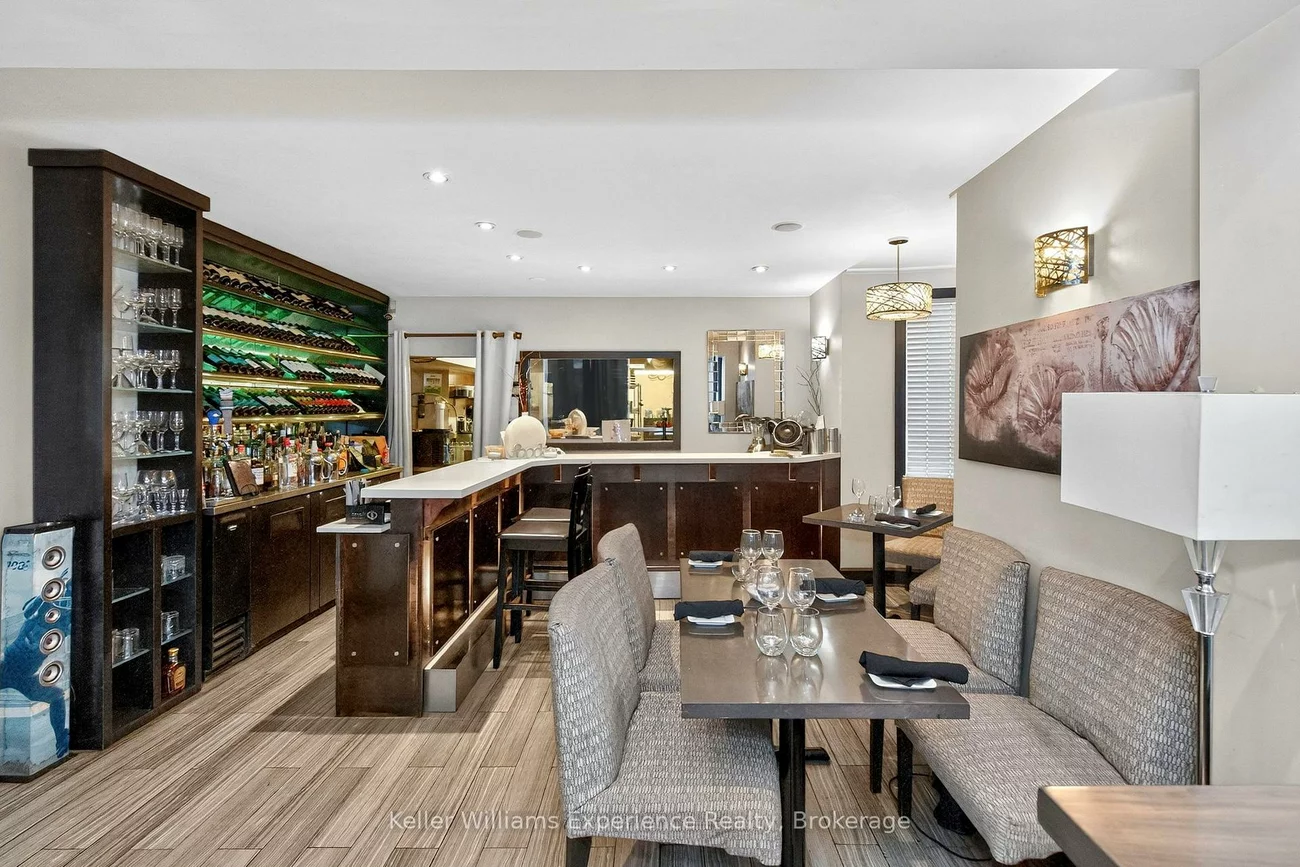 49, Mary, City Centre, Barrie