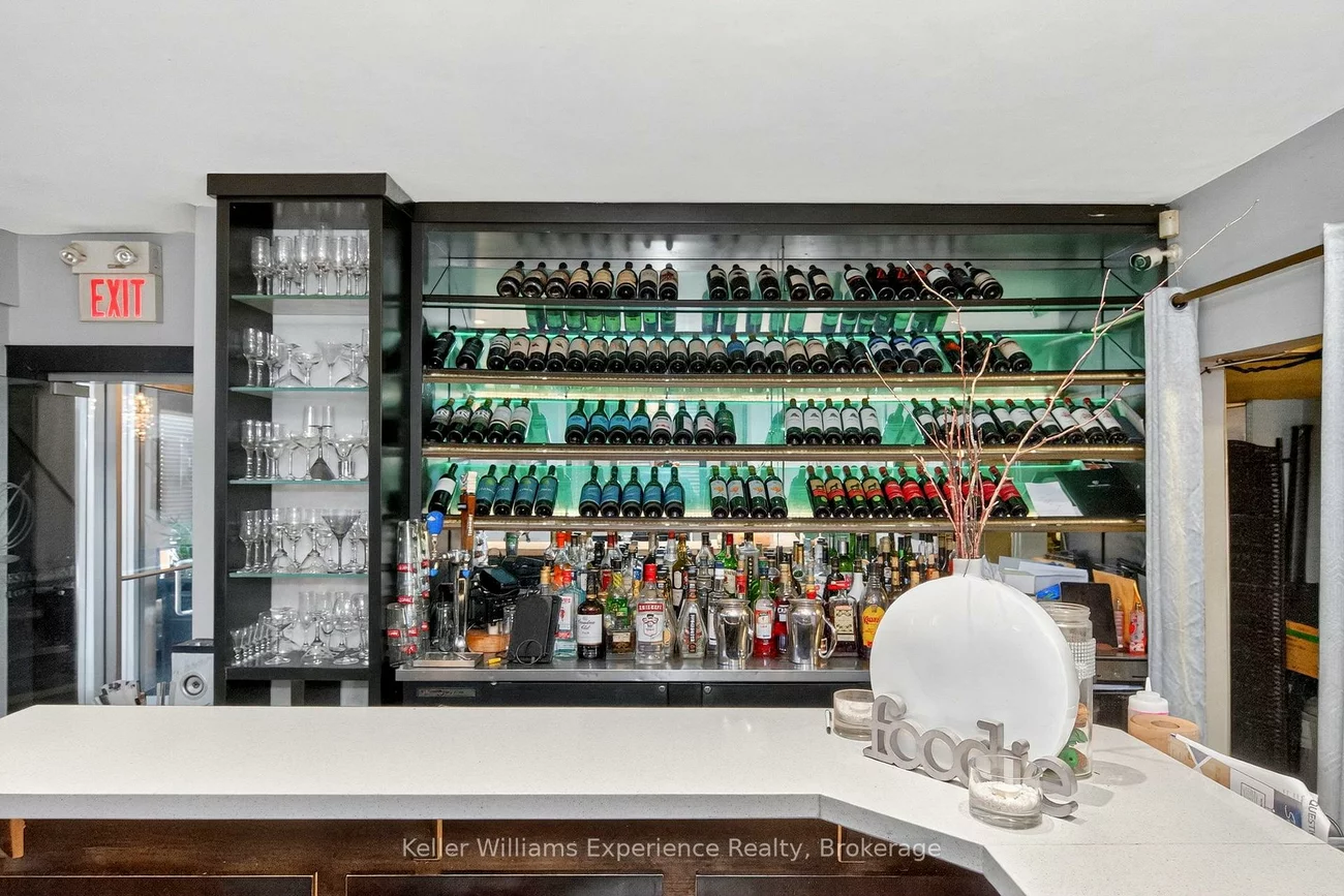 49, Mary, City Centre, Barrie