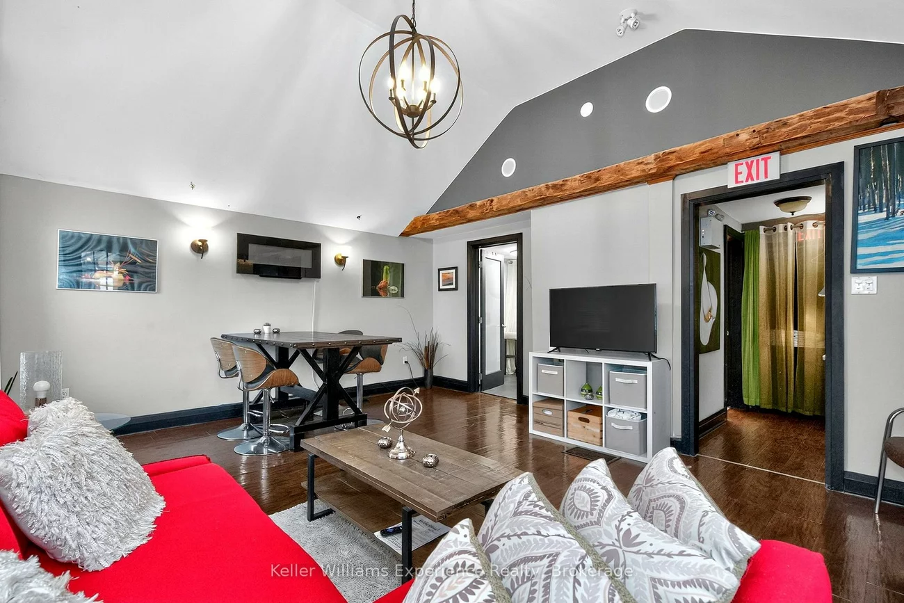 49, Mary, City Centre, Barrie