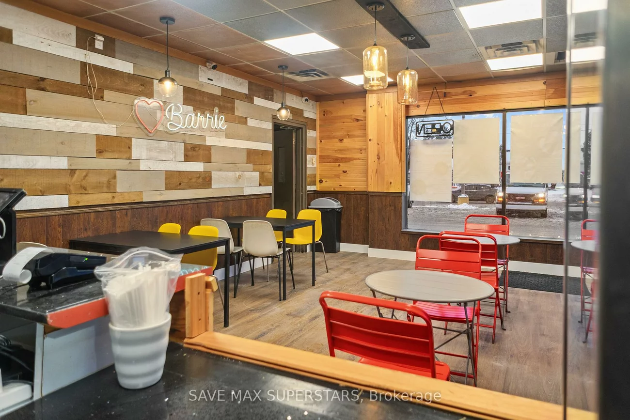 353, Duckworth, Grove East, Barrie