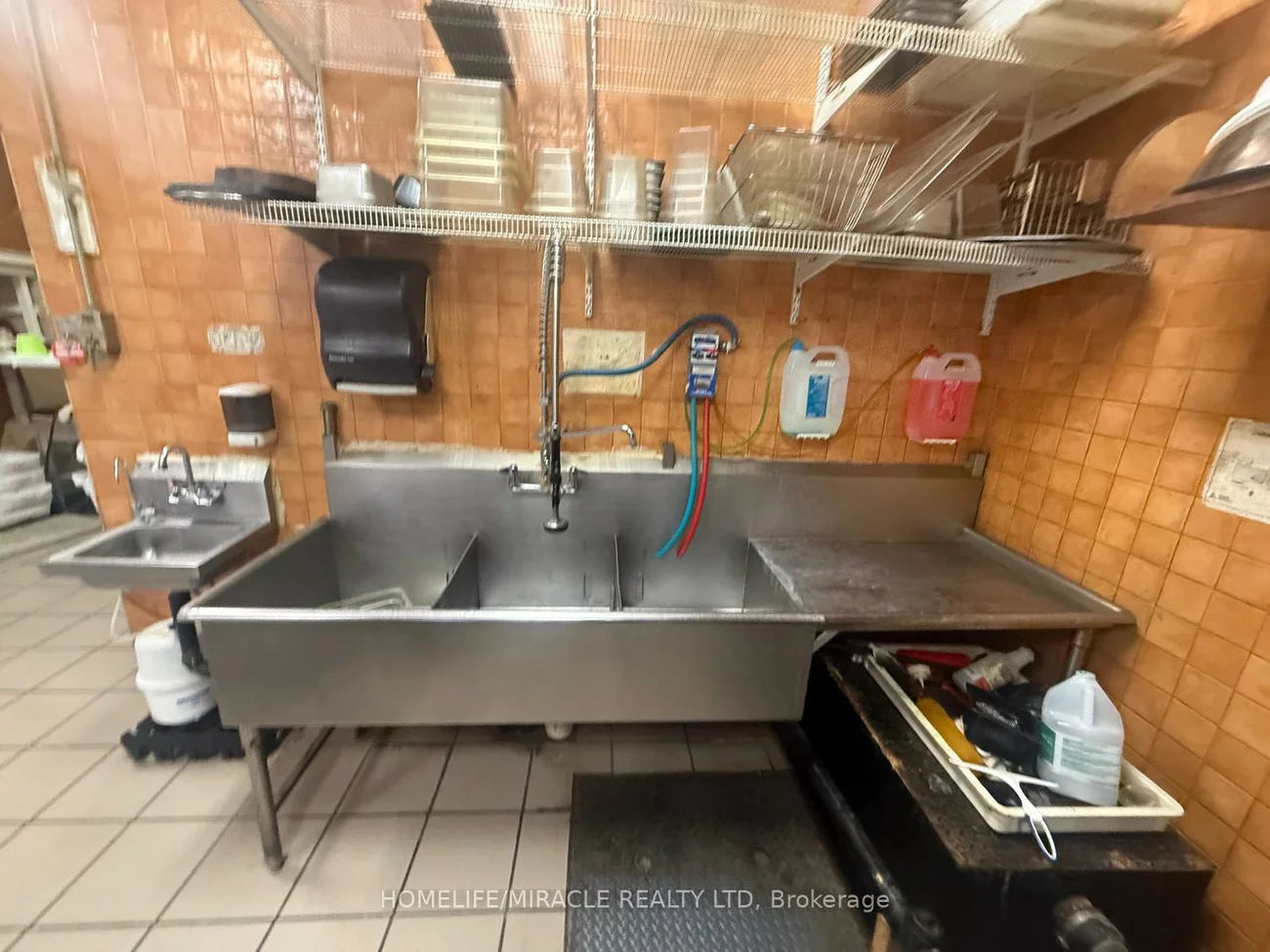 7, Anne, Queen's Park, Barrie