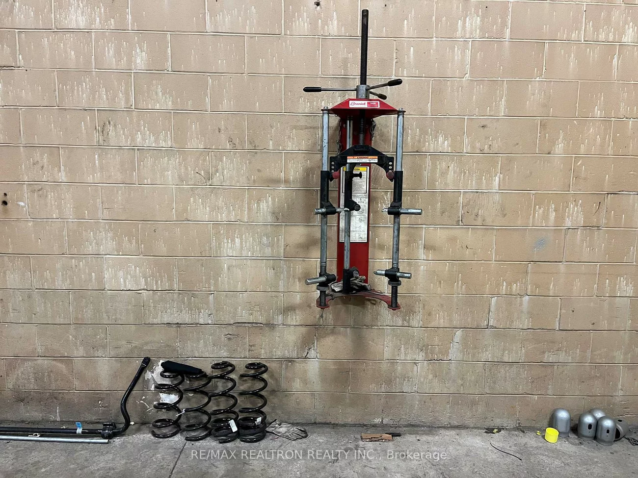 31, Saunders, 400 East, Barrie